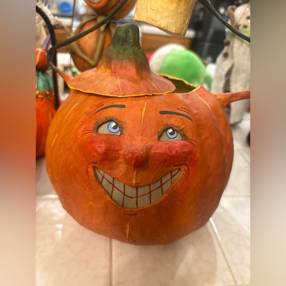 V. Patterson Series Twist
Year: 2006 hand-signed on base
Style: Vintage folk art - Picture 8 of 8